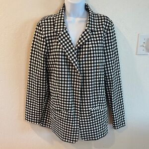 Maurices black and white checkered blazer, measures as a large, 2 faux pockets